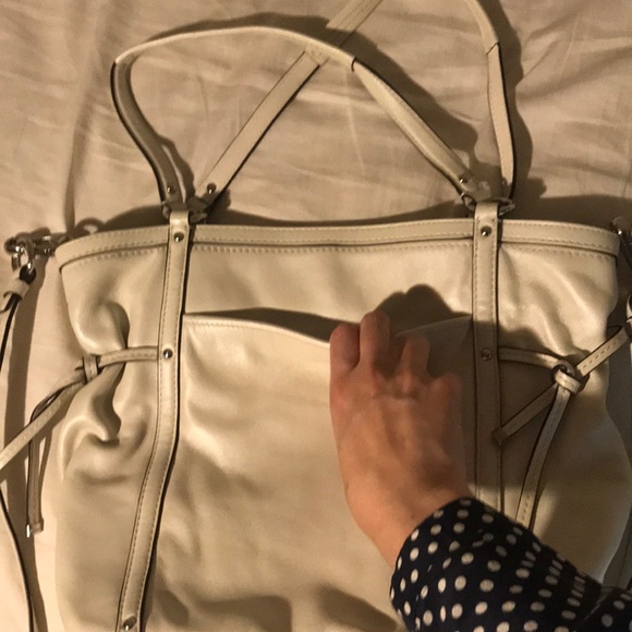 White mini tote - Picture 3 of 5